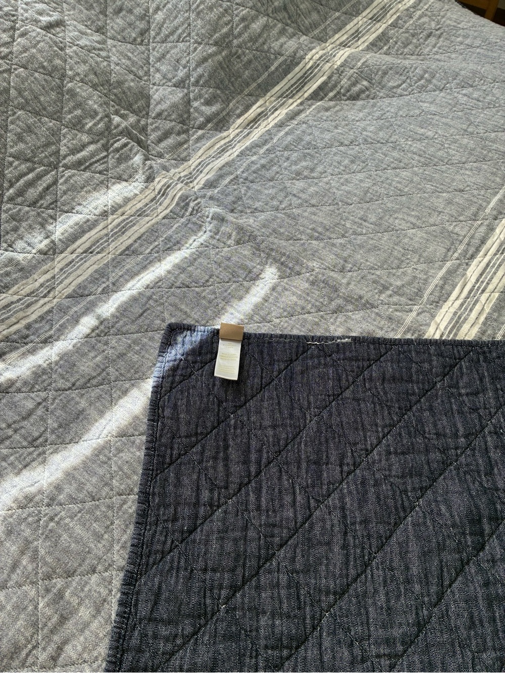 Pottery Barn Teen PB Teen Twin Quilt Windward Stripe Blue Denim Chambray Navy